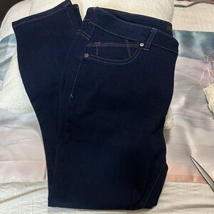 1822 Denim Women's Straight Leg Jeans in Deep Navy